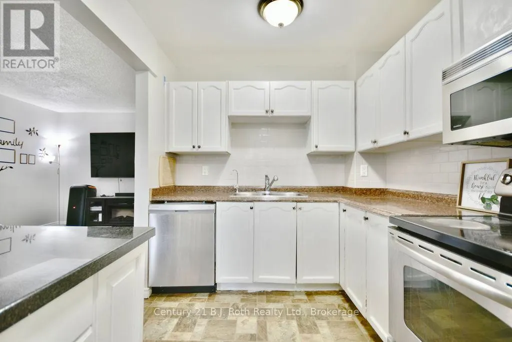 7 - 441 BARRIE ROAD, #7