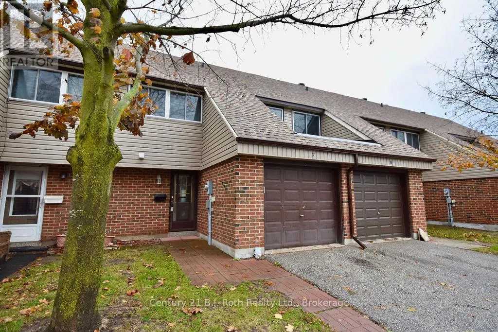 7 - 441 BARRIE ROAD, #7