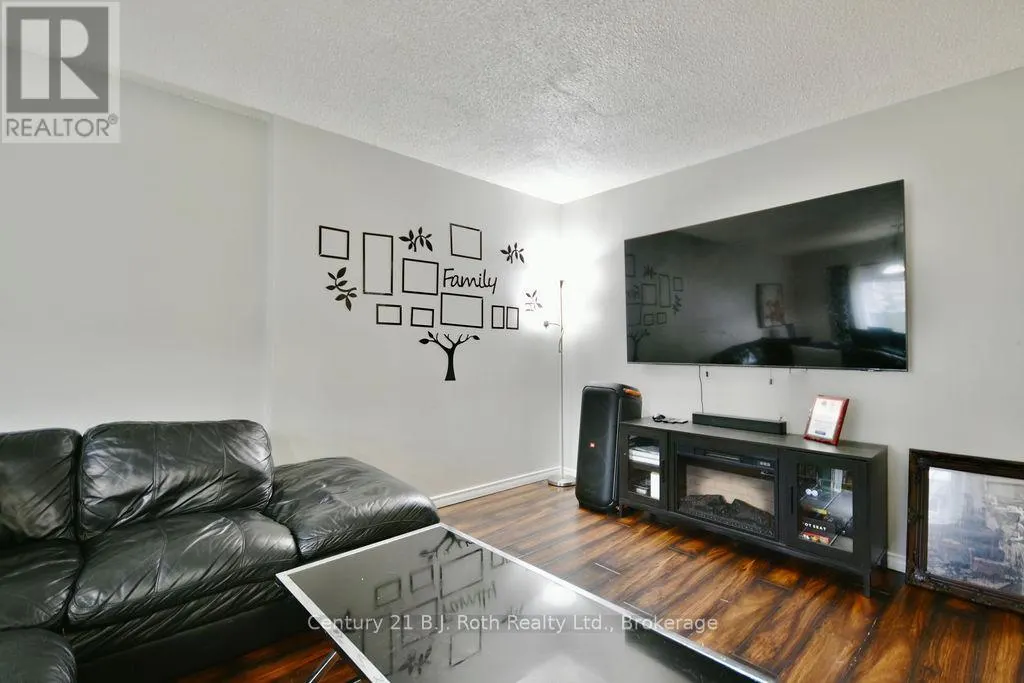 7 - 441 BARRIE ROAD, #7