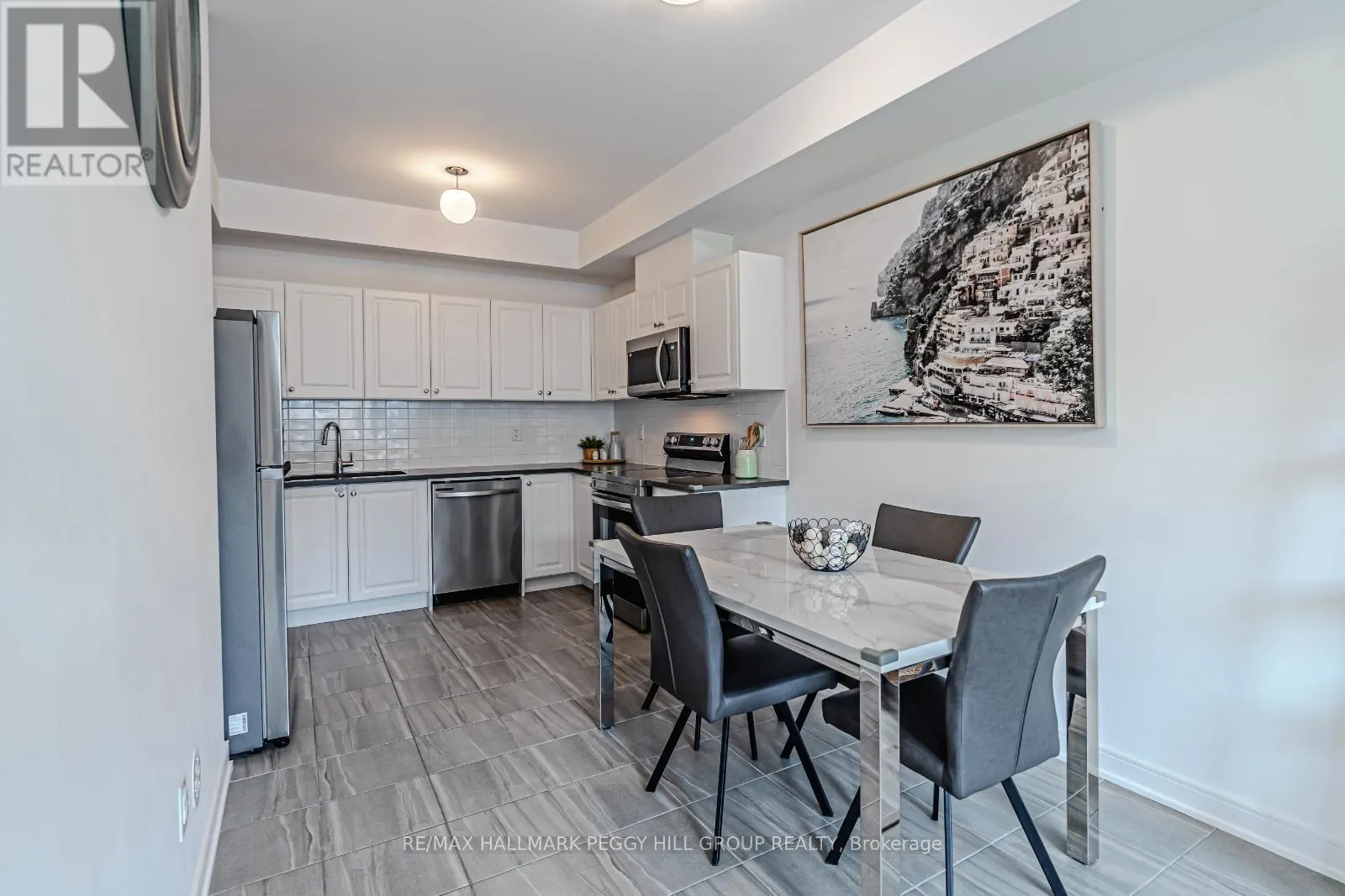 25 RED MAPLE LANE
