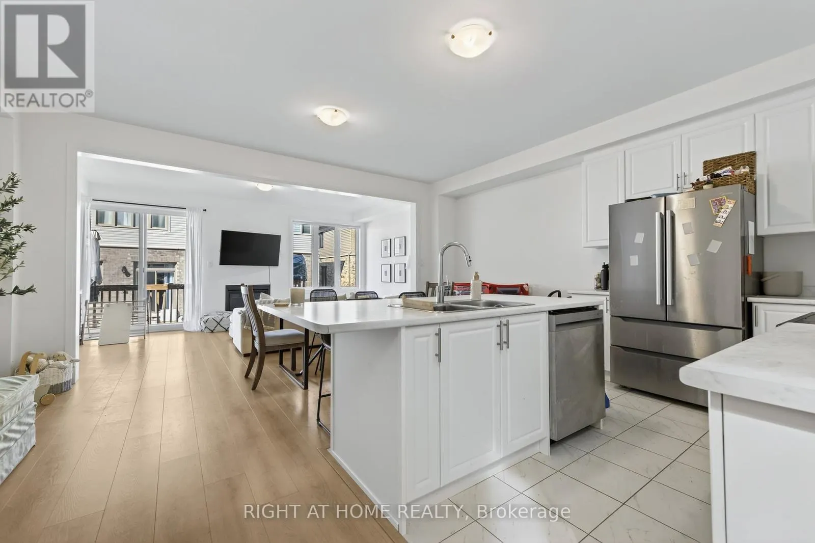86 WEST OAK TRAIL