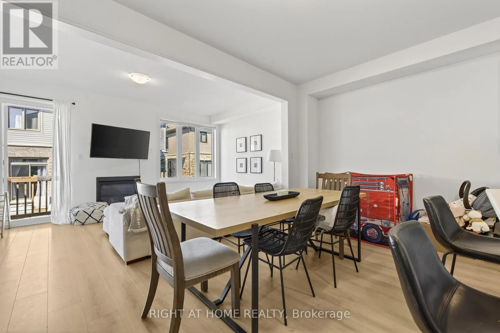 86 WEST OAK TRAIL
