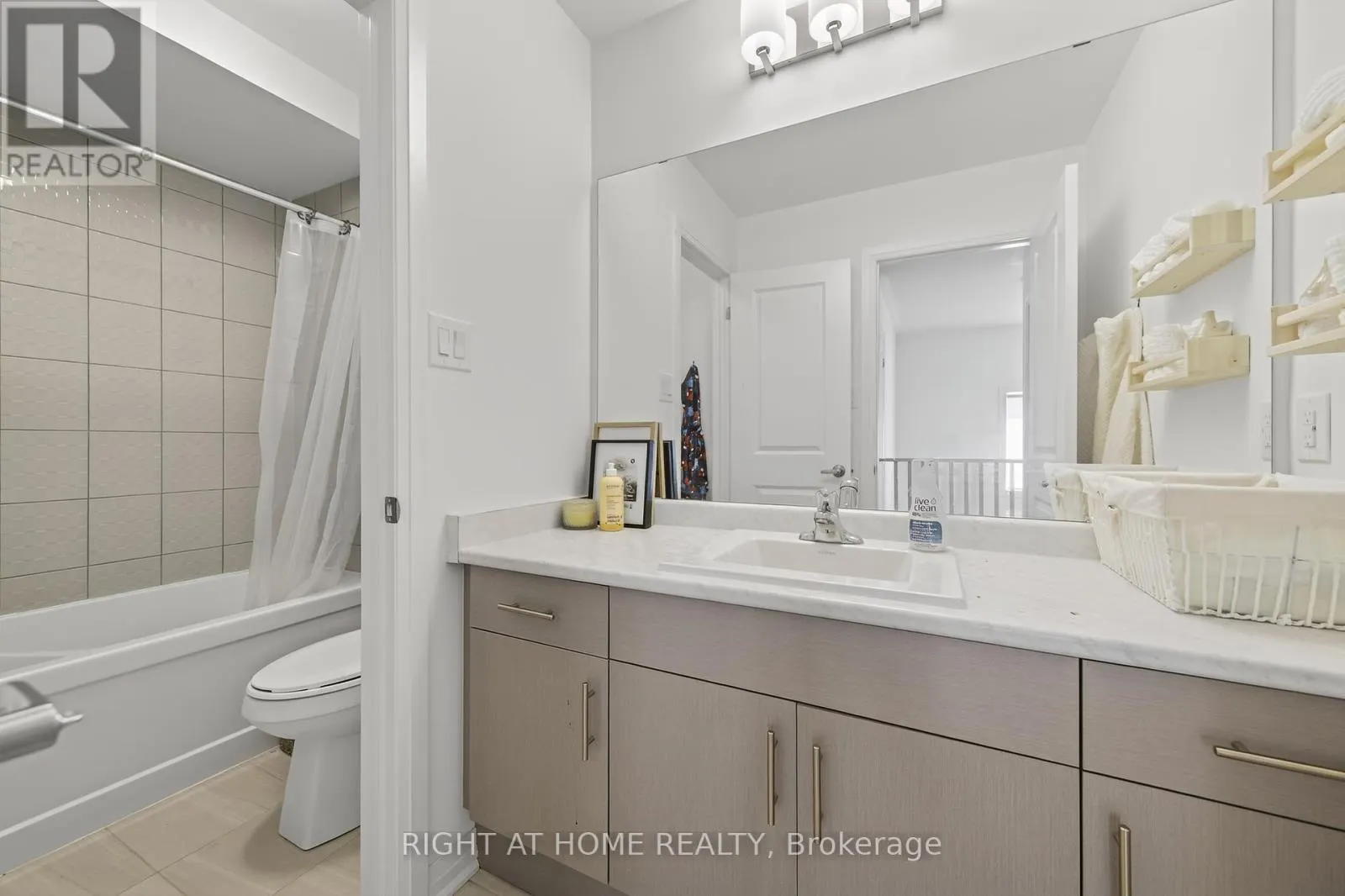 86 WEST OAK TRAIL
