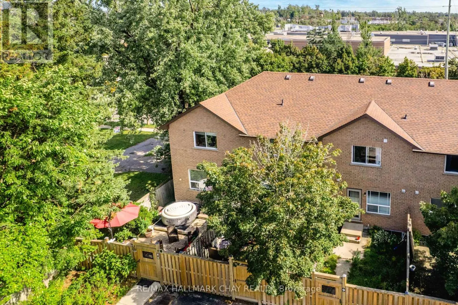 11 - 234 CUNDLES ROAD E