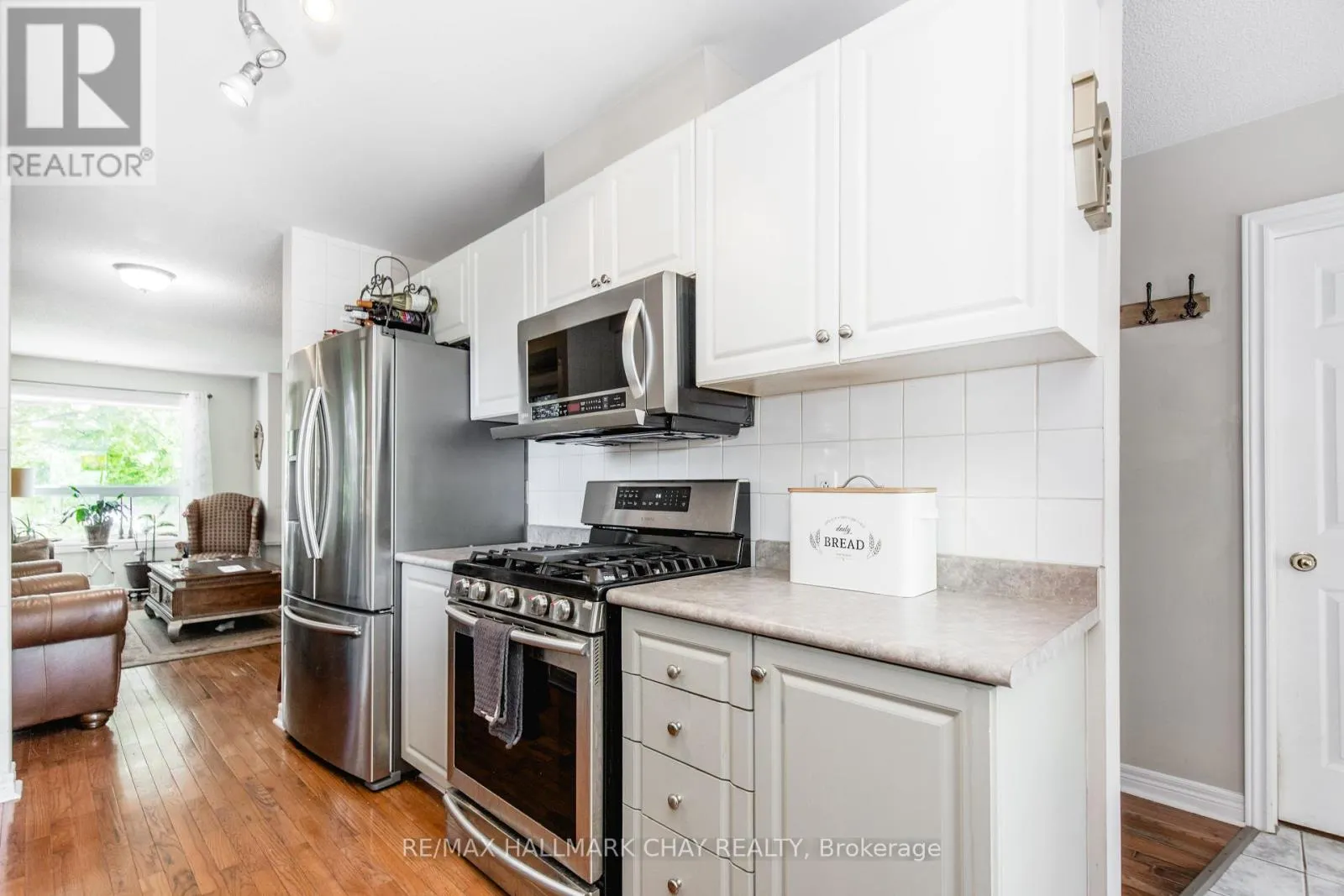 11 - 234 CUNDLES ROAD E