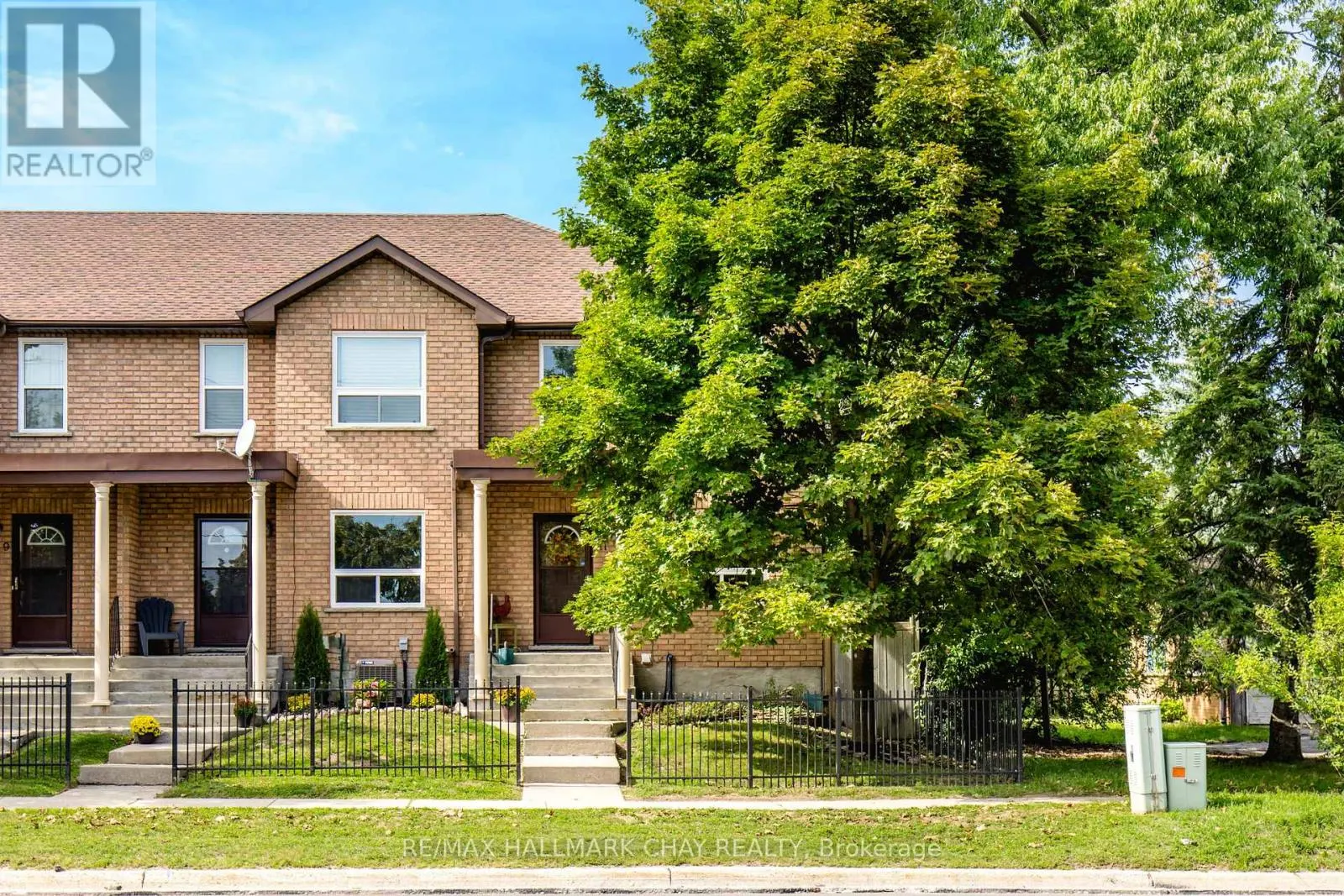 11 - 234 CUNDLES ROAD E
