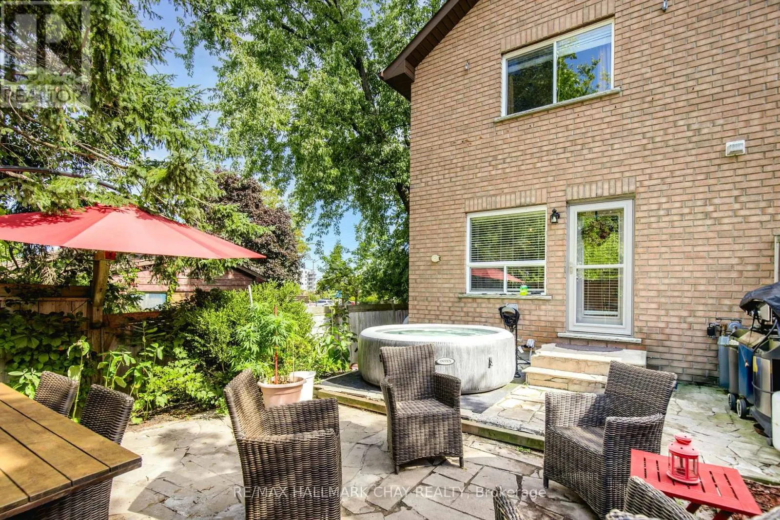 11 - 234 CUNDLES ROAD E