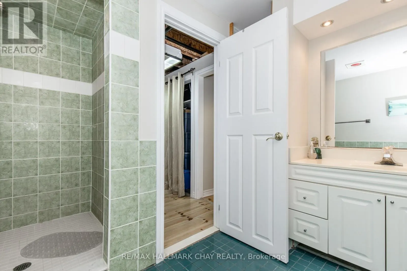 11 - 234 CUNDLES ROAD E