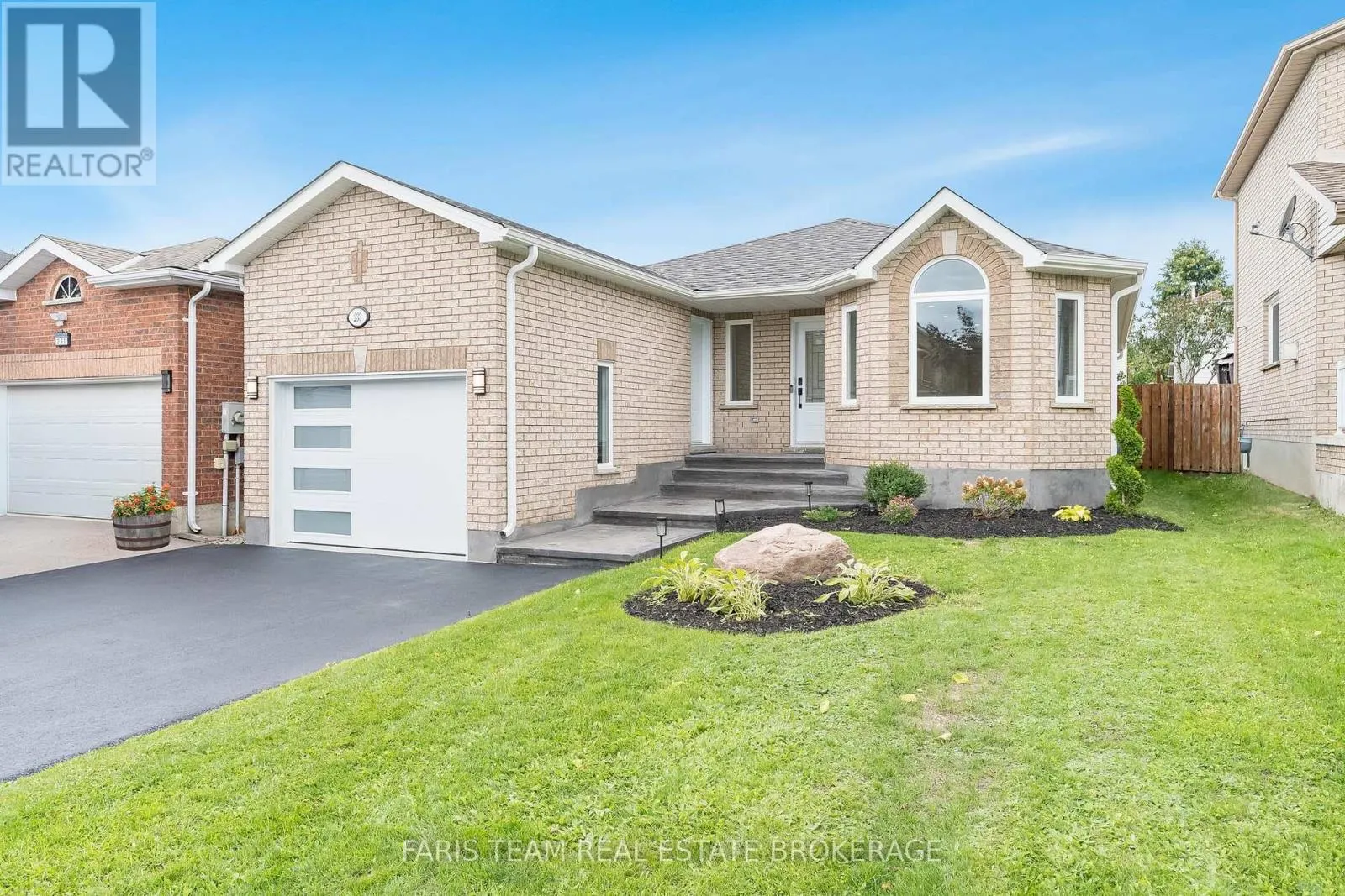 233 WESSENGER DRIVE