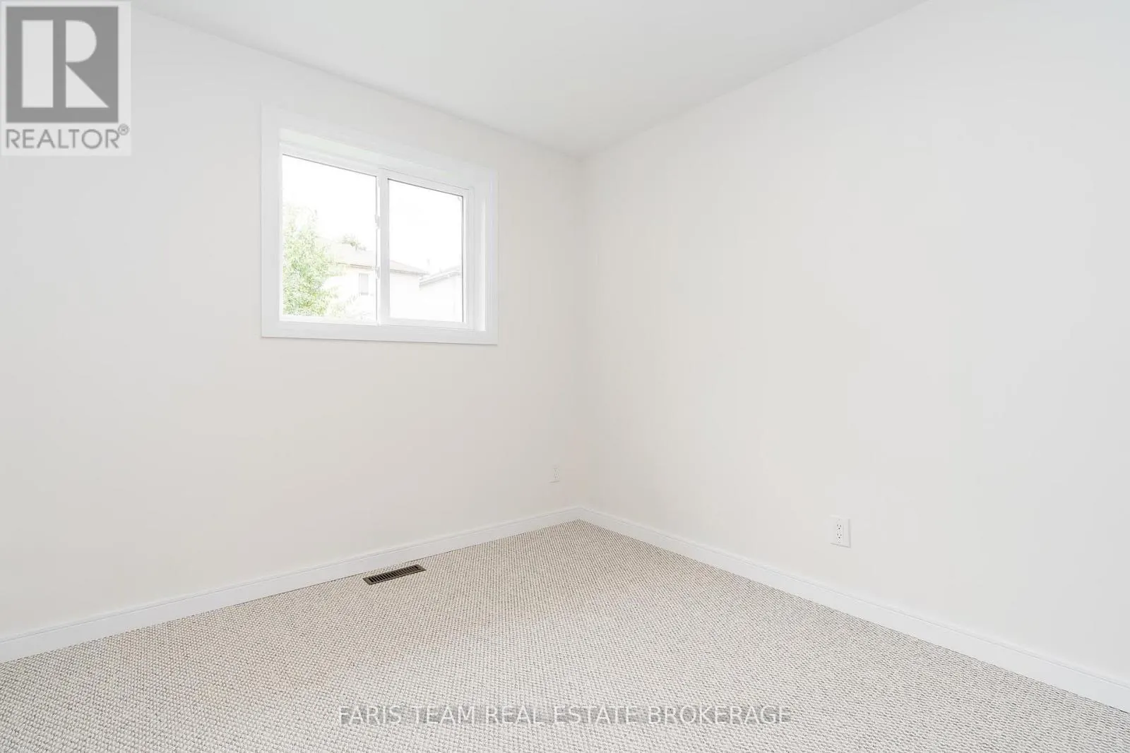 233 WESSENGER DRIVE