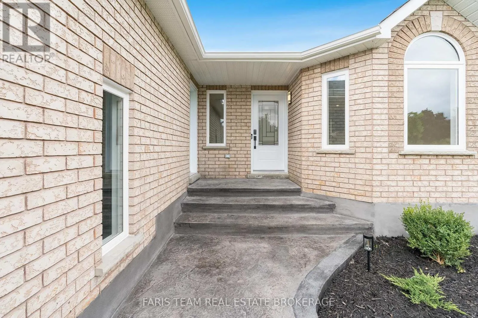 233 WESSENGER DRIVE