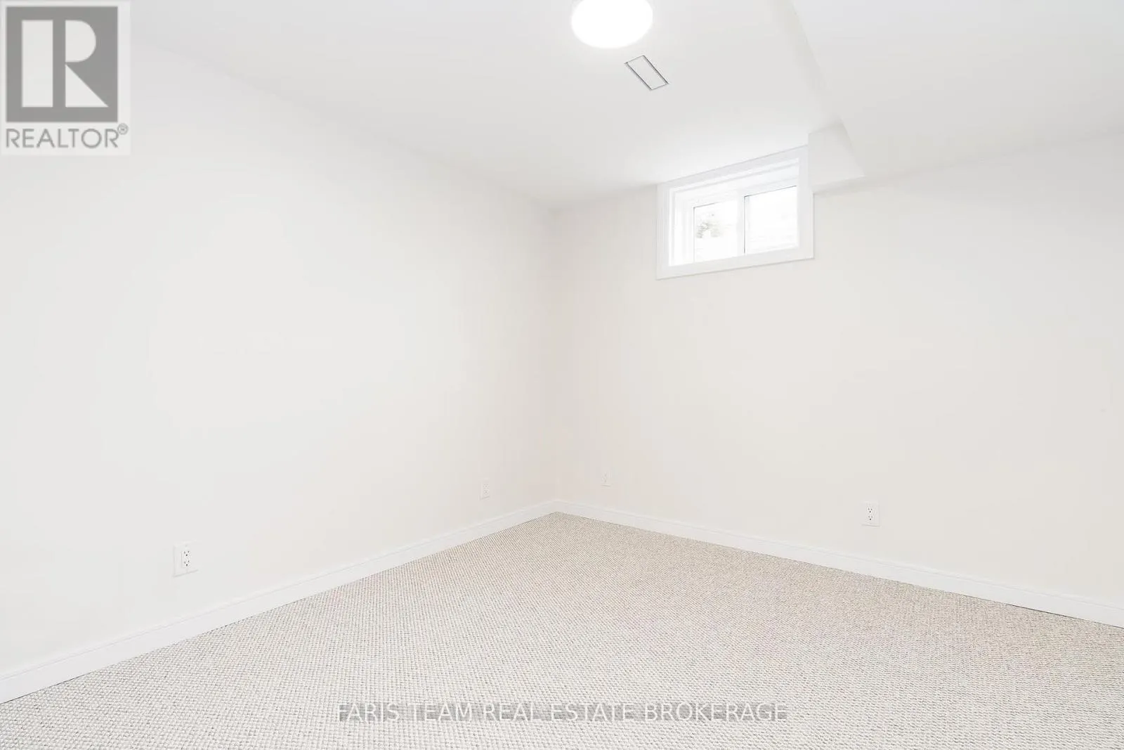 233 WESSENGER DRIVE