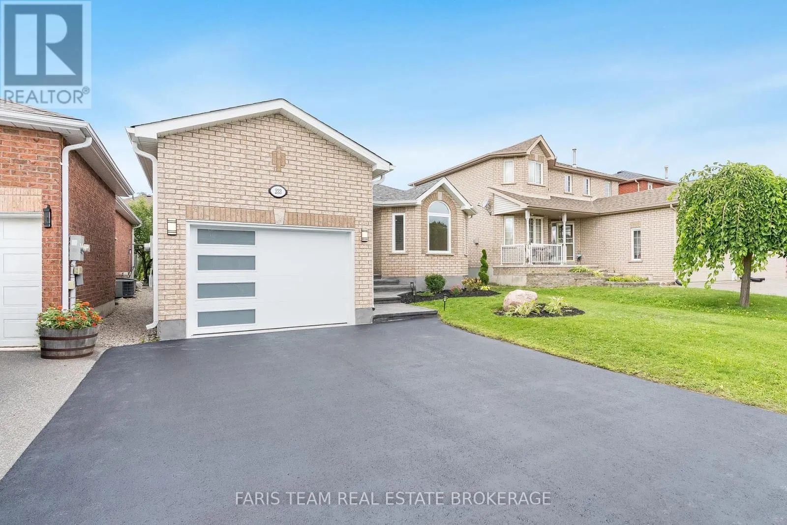 233 WESSENGER DRIVE