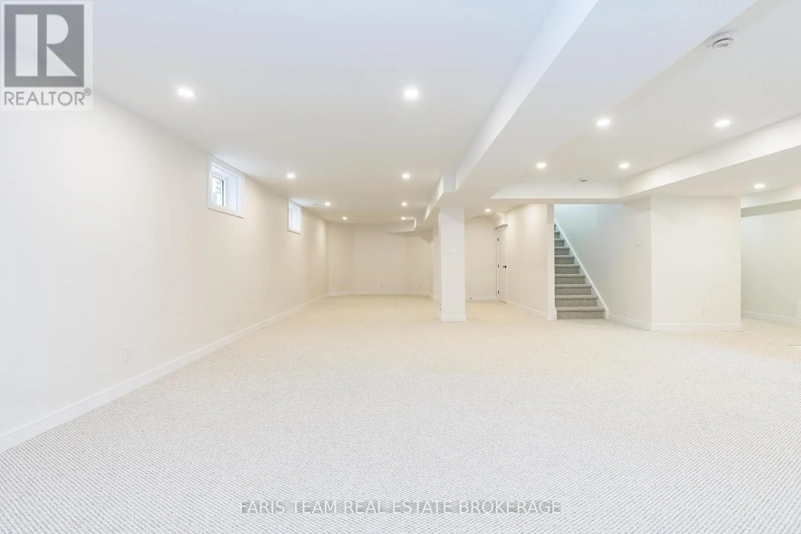 233 WESSENGER DRIVE