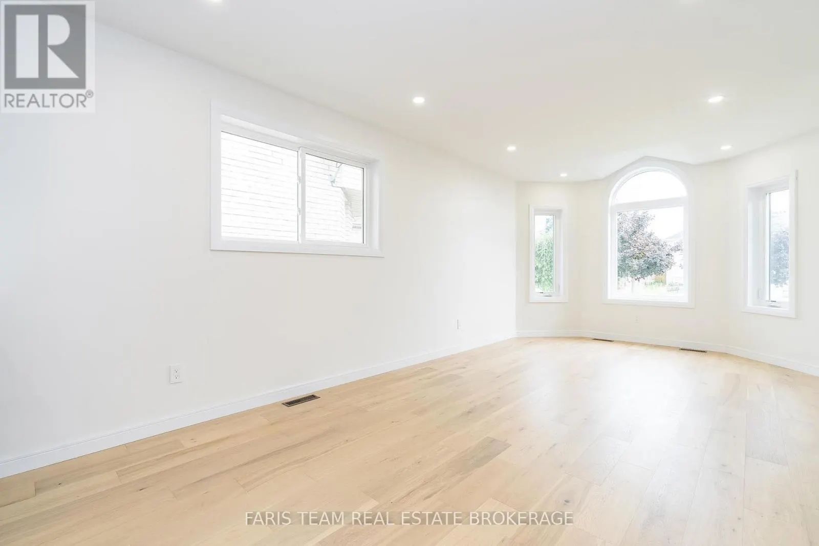 233 WESSENGER DRIVE