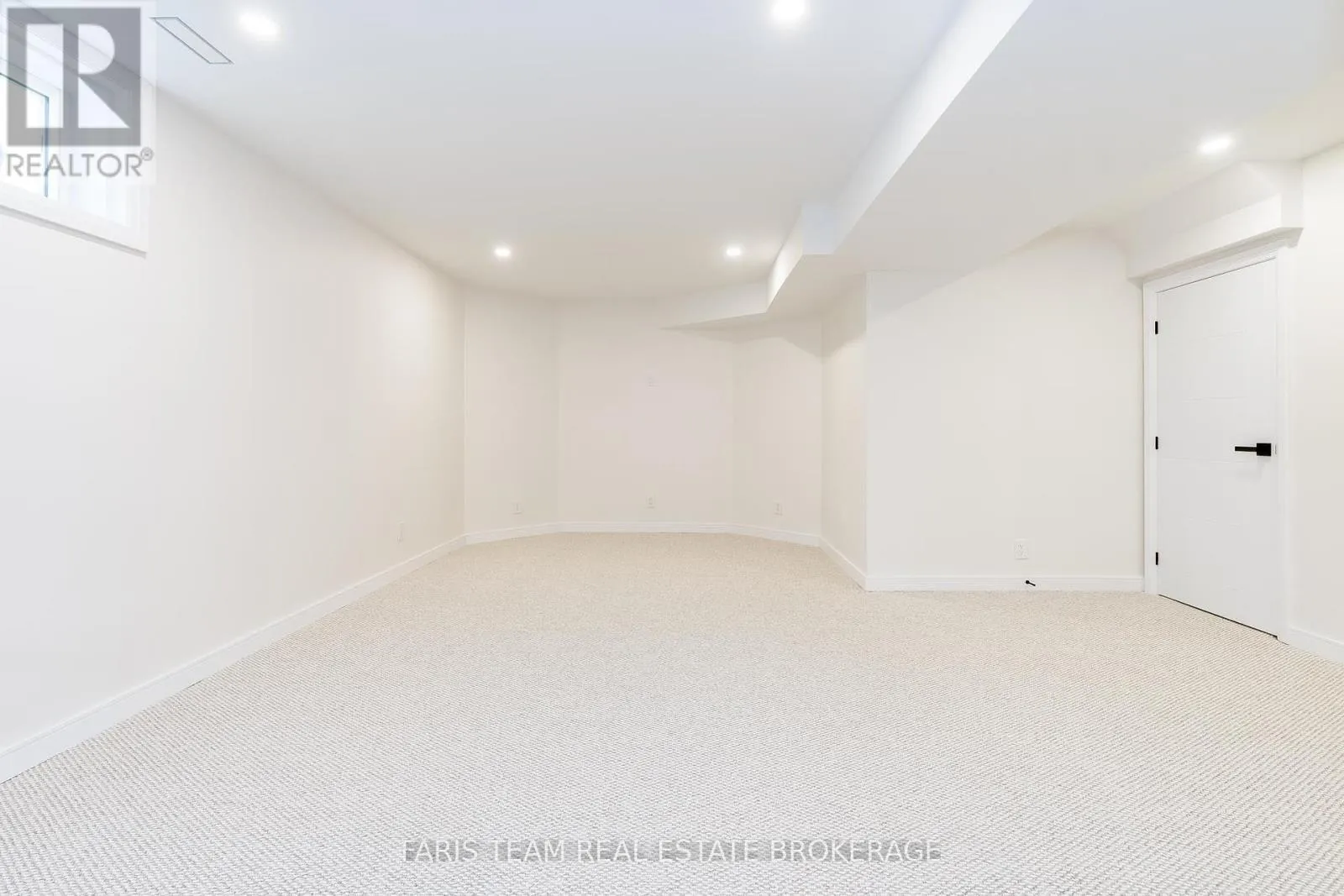 233 WESSENGER DRIVE