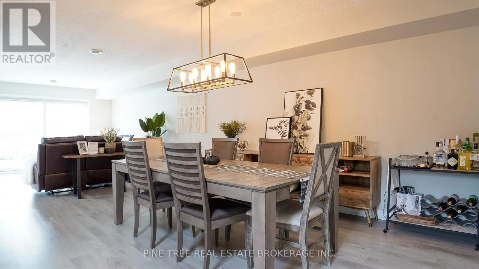 11 - 30 LAGUNA PARKWAY