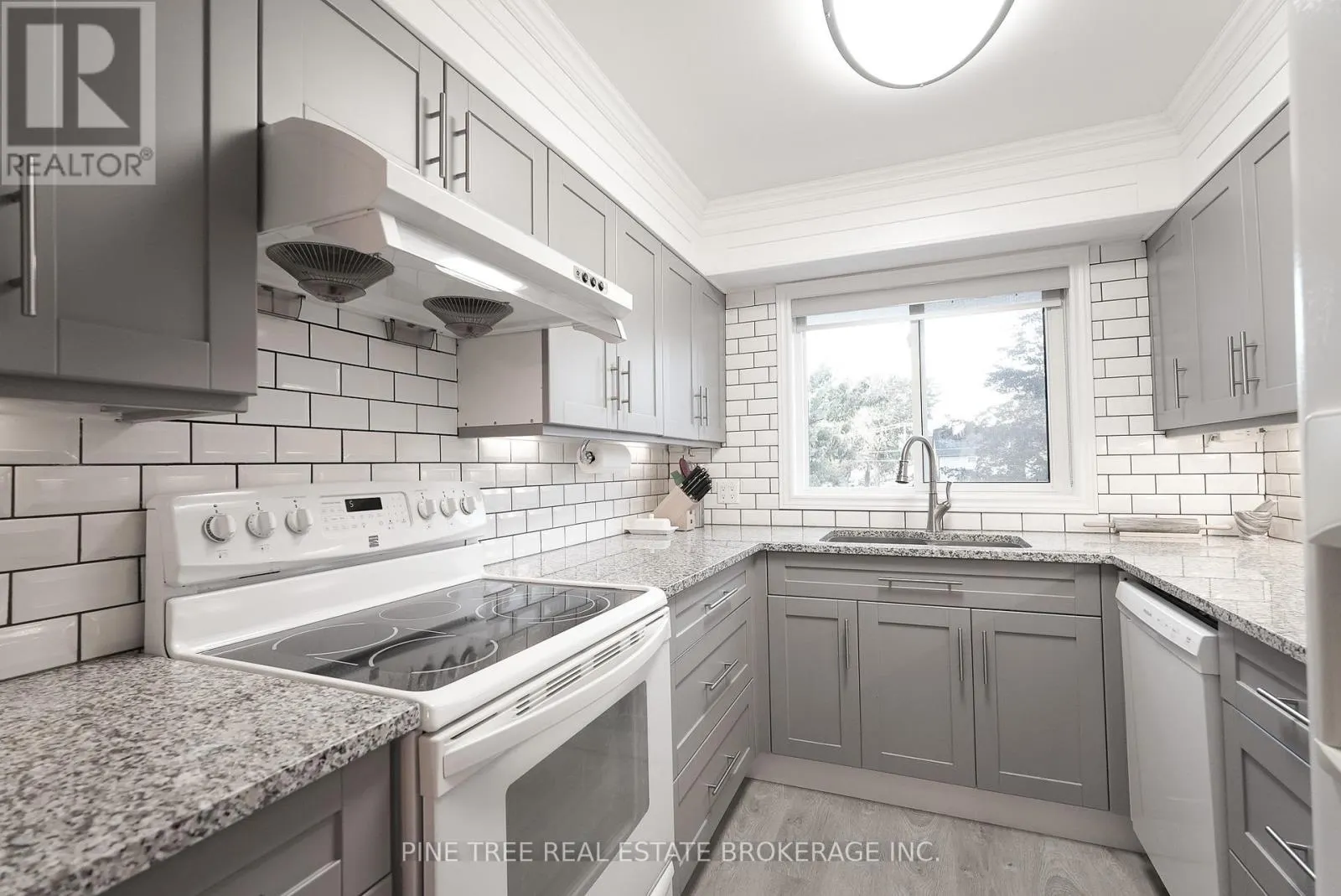 11 - 30 LAGUNA PARKWAY