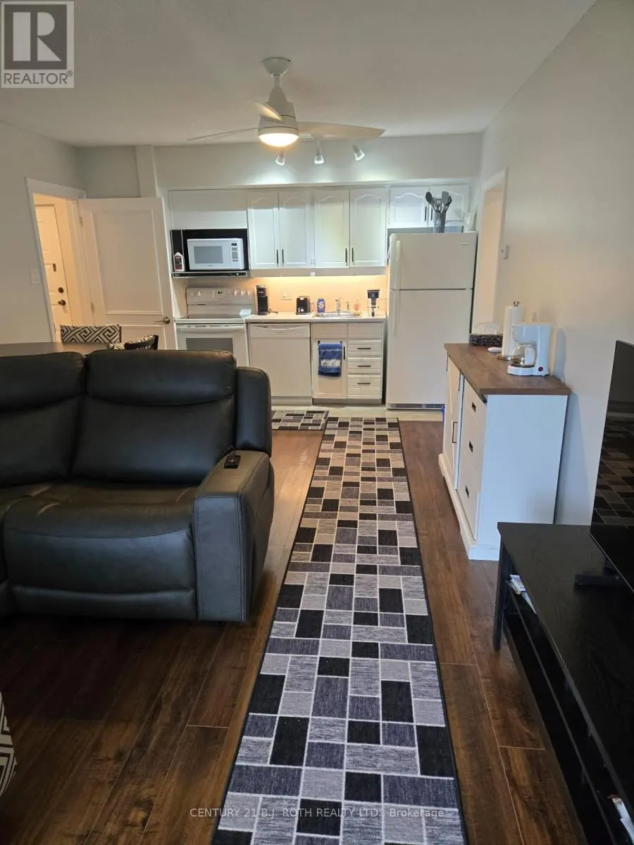 15 - 60 LAGUNA PARKWAY