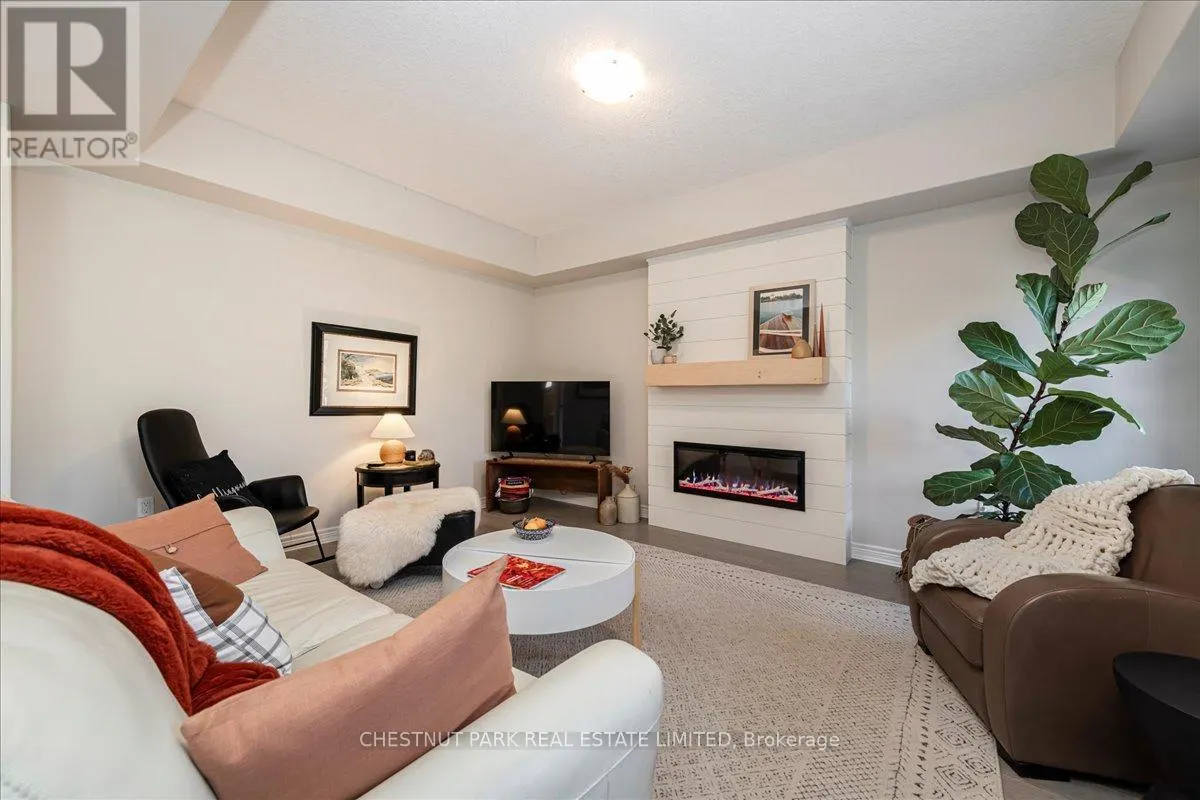 64 FOLEY CRESCENT