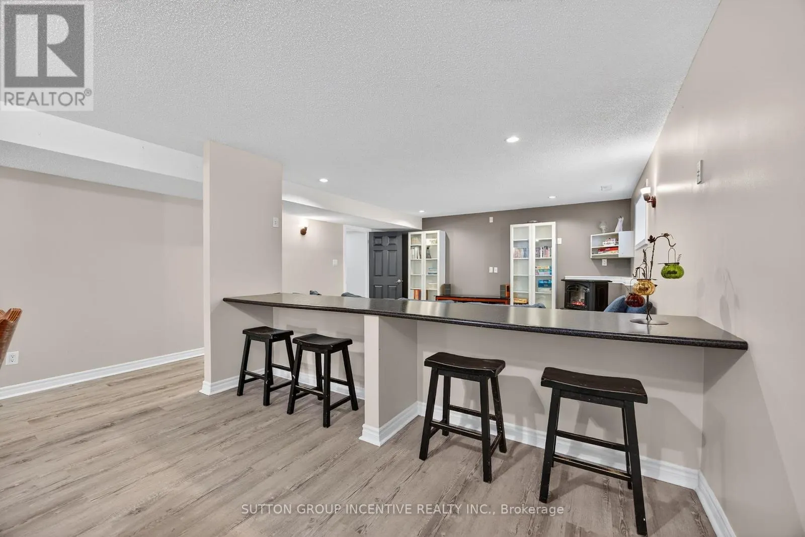 1084 HARBOURVIEW DRIVE