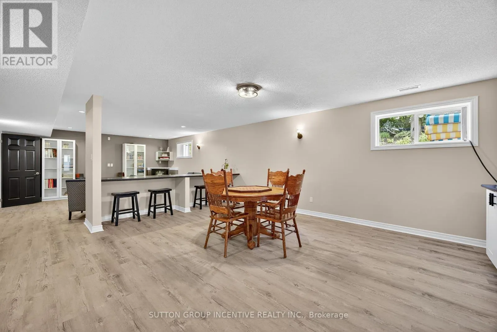 1084 HARBOURVIEW DRIVE