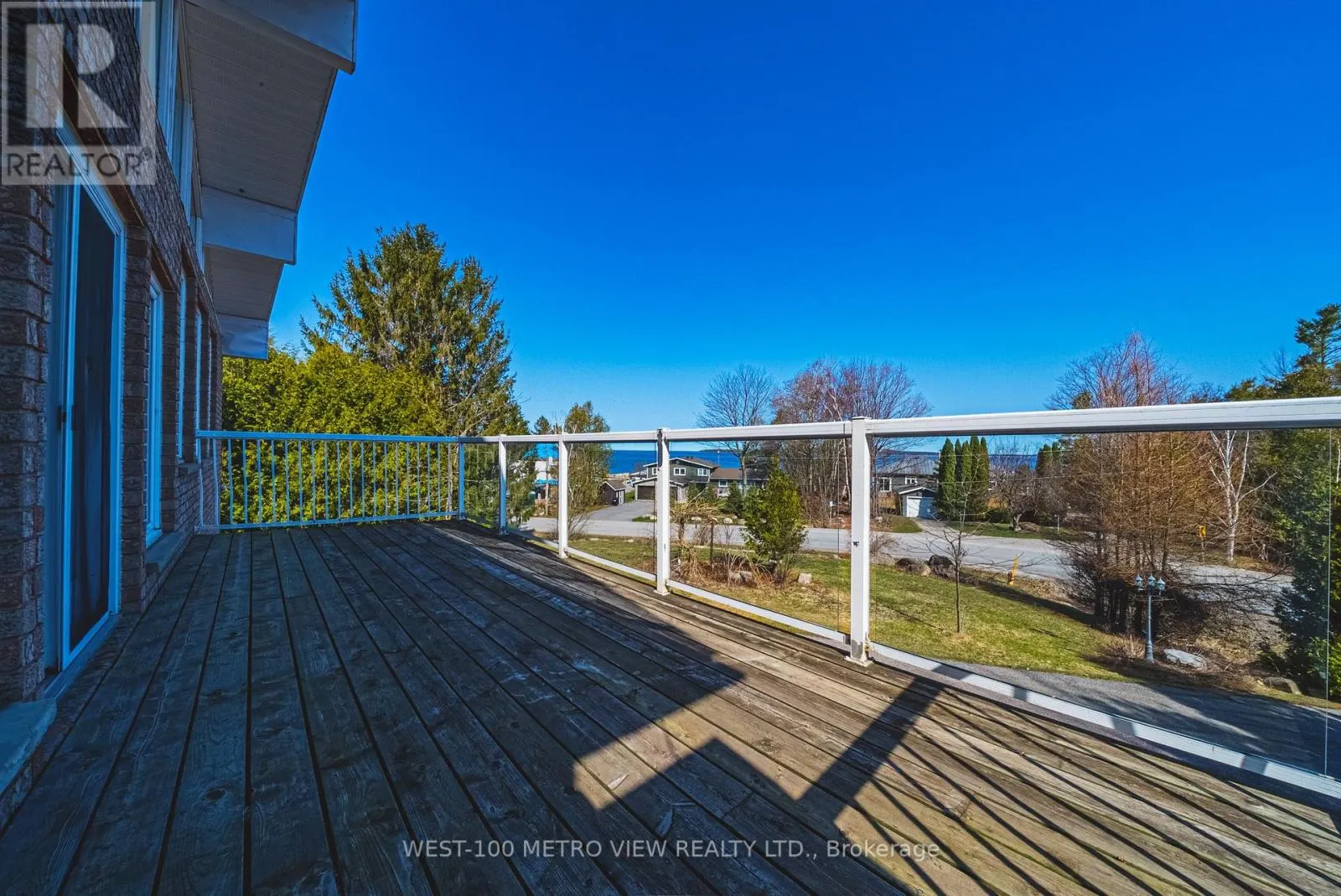 2476 CHAMPLAIN ROAD