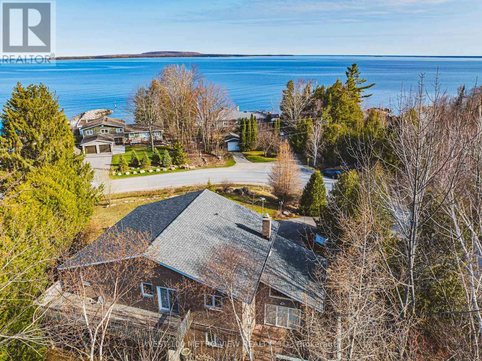 2476 CHAMPLAIN ROAD