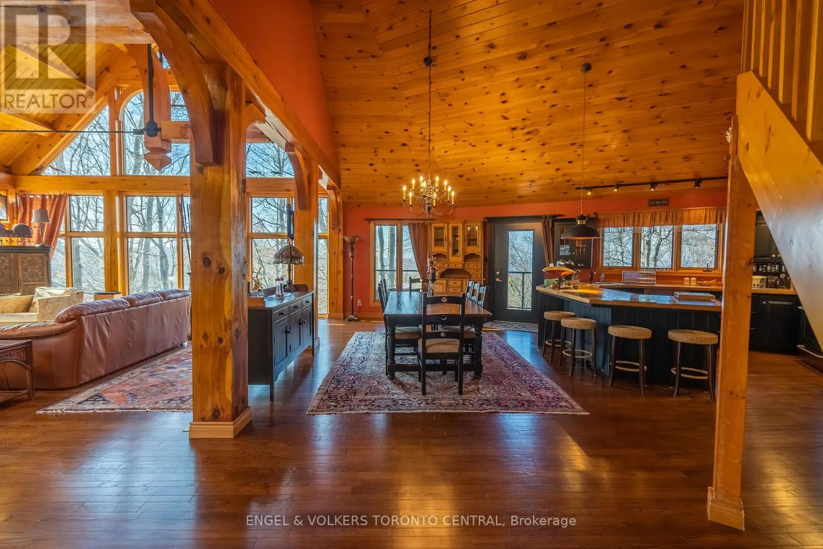 11 VALLEYCREST DRIVE