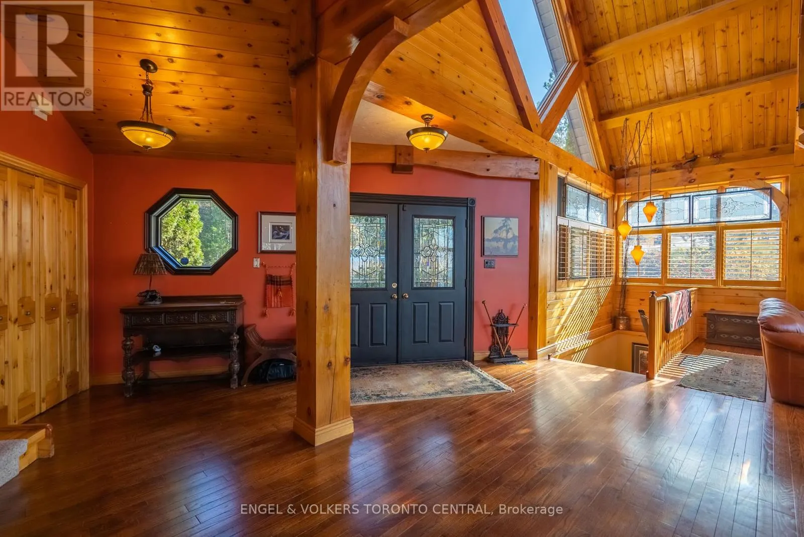 11 VALLEYCREST DRIVE