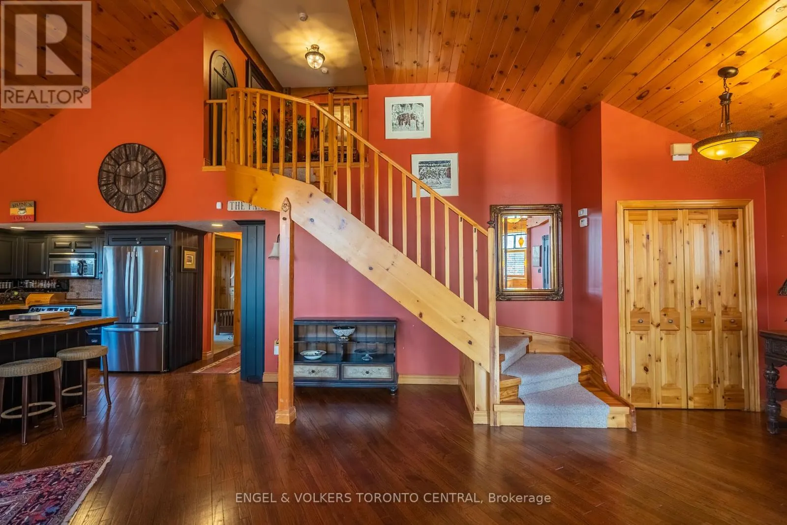 11 VALLEYCREST DRIVE