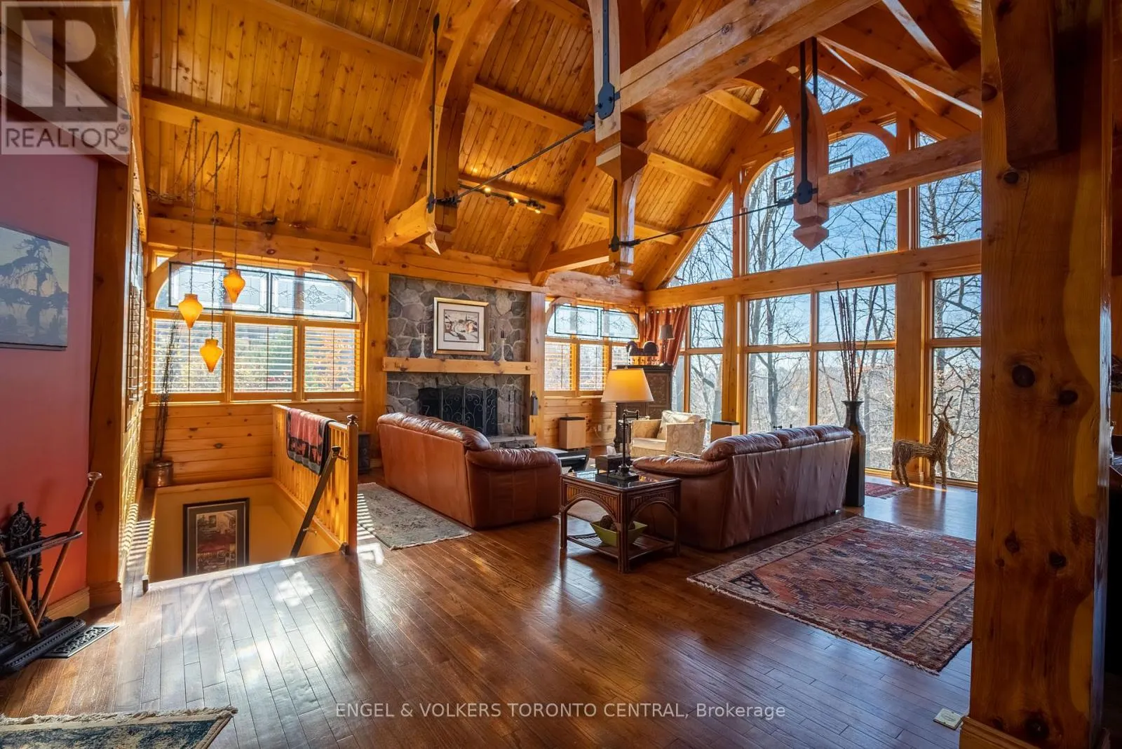 11 VALLEYCREST DRIVE