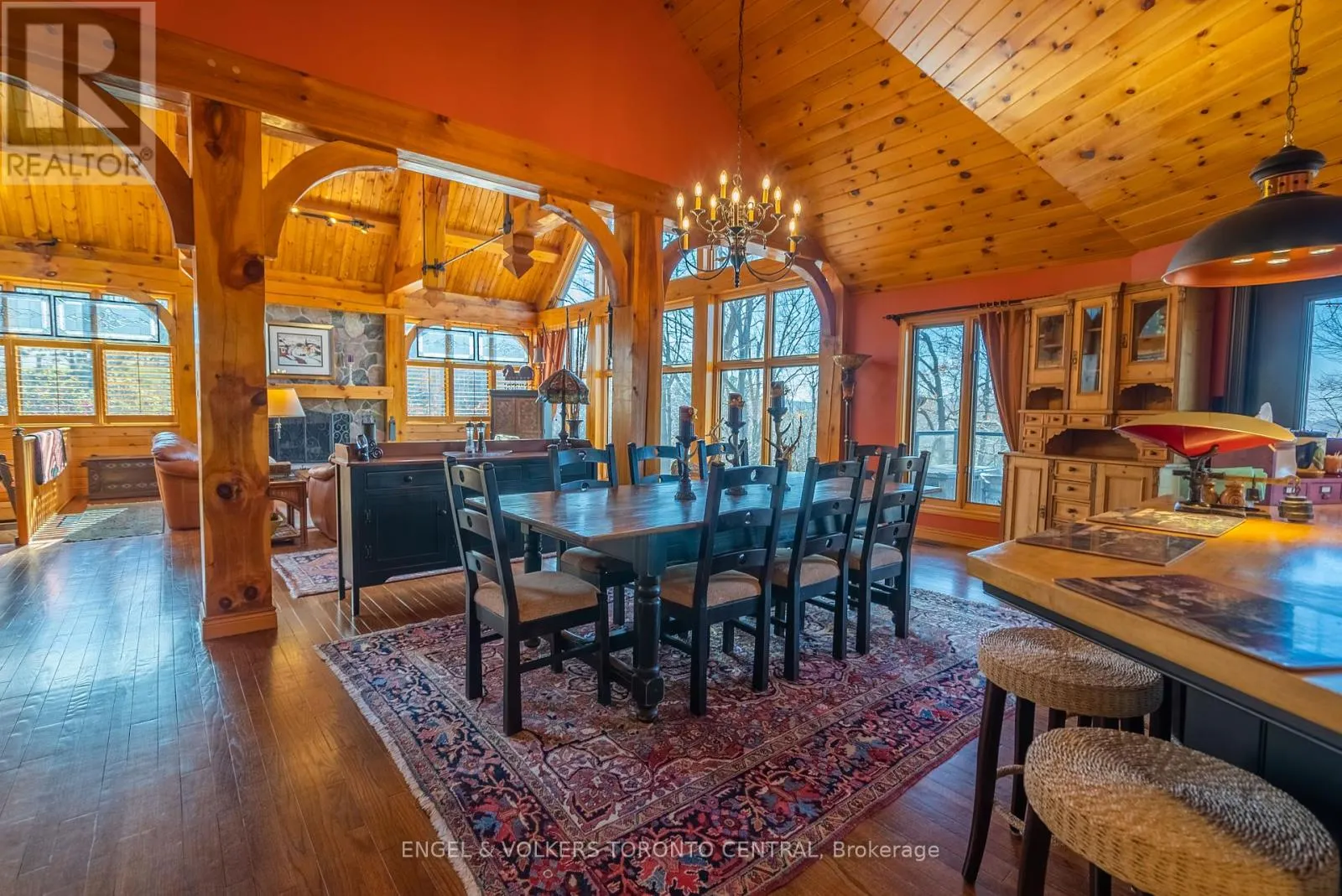 11 VALLEYCREST DRIVE