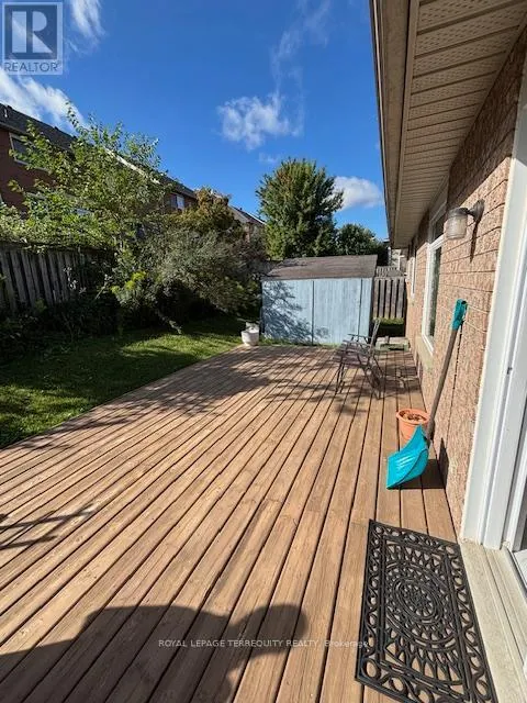 UPPER - 15 CAPILANO COURT