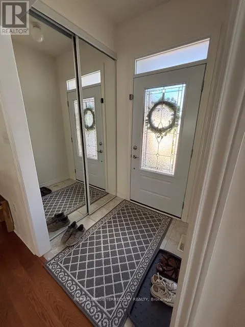 UPPER - 15 CAPILANO COURT
