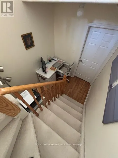 UPPER - 15 CAPILANO COURT