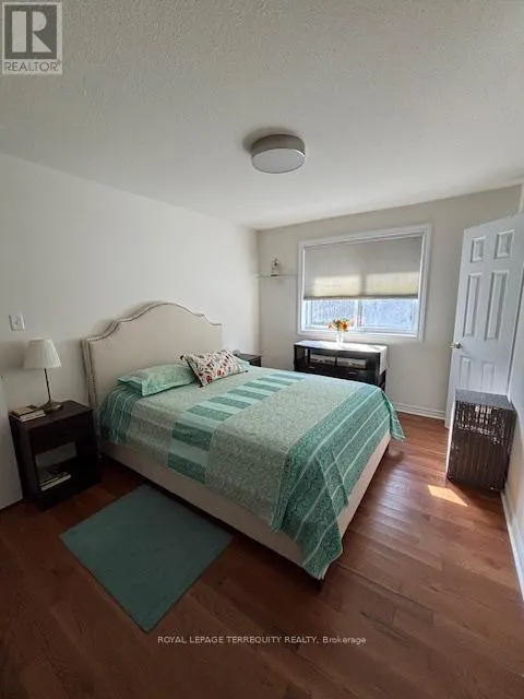 UPPER - 15 CAPILANO COURT