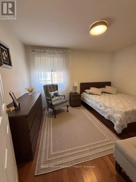 UPPER - 15 CAPILANO COURT