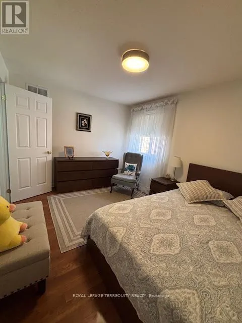 UPPER - 15 CAPILANO COURT