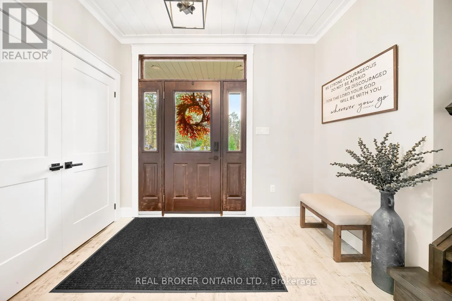 8 CRYSTALWOOD LANE