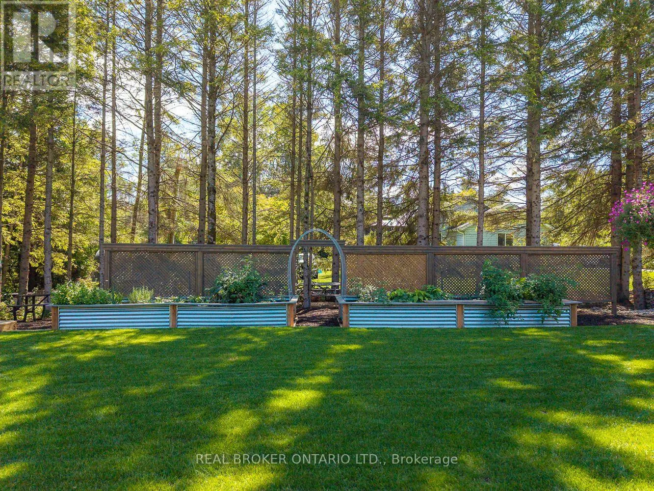 8 CRYSTALWOOD LANE