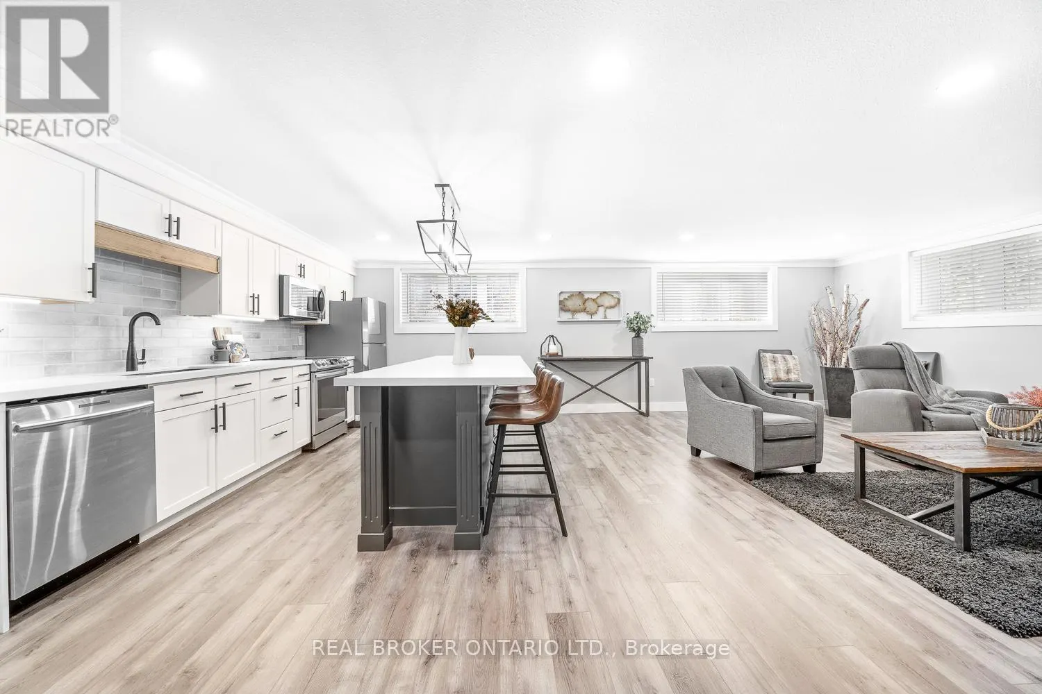 8 CRYSTALWOOD LANE