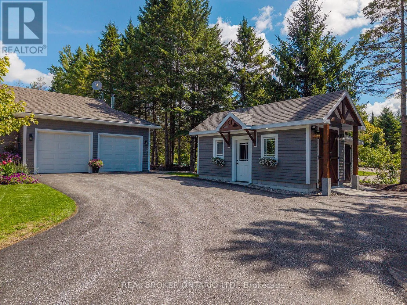 8 CRYSTALWOOD LANE