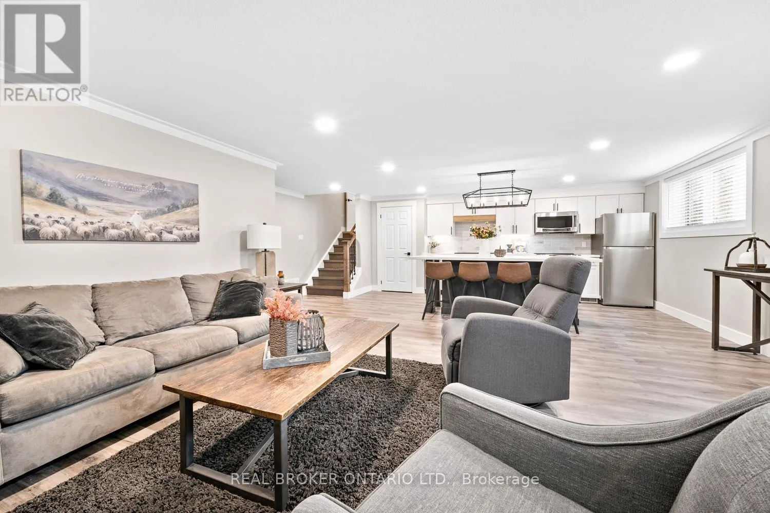 8 CRYSTALWOOD LANE