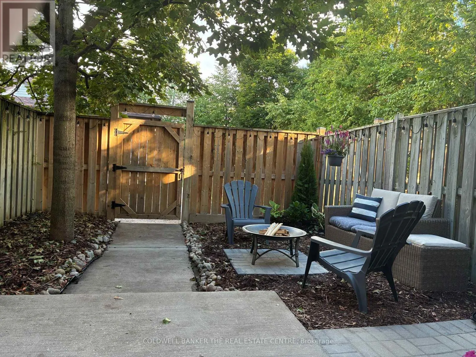 10 - 234 CUNDLES ROAD E