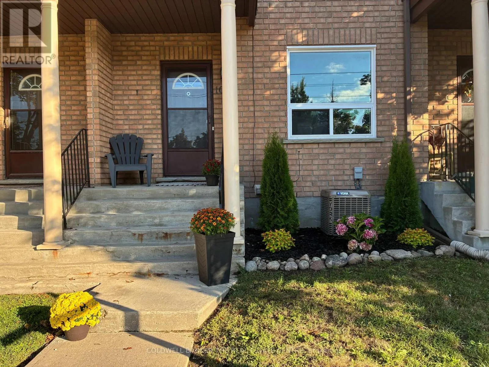 10 - 234 CUNDLES ROAD E