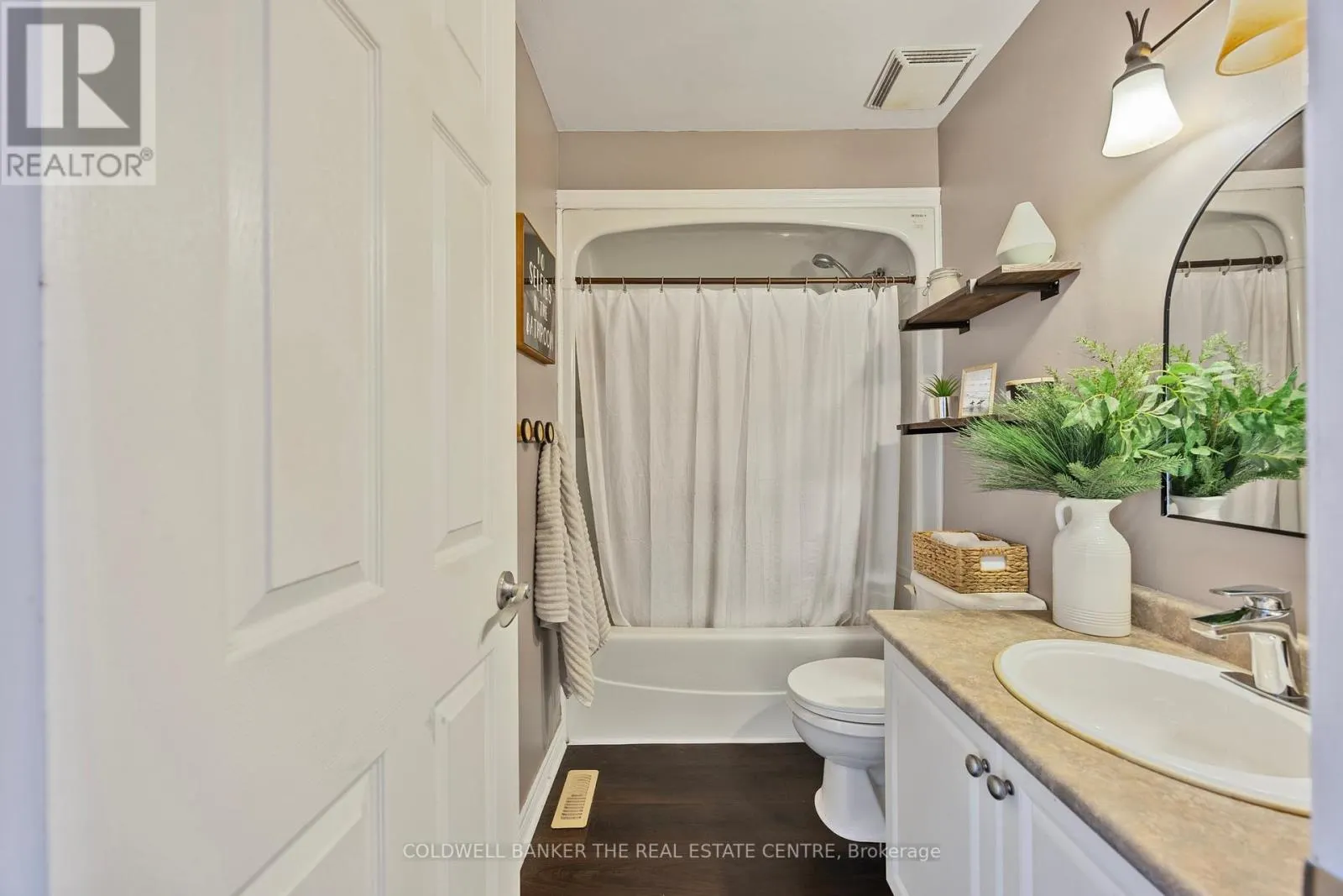 10 - 234 CUNDLES ROAD E