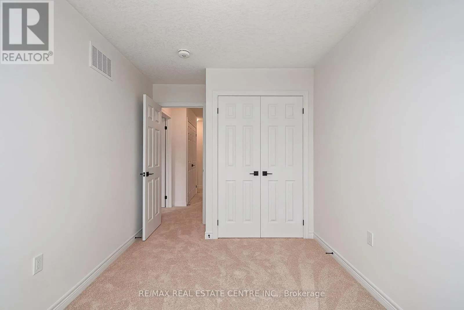15 SHIPLEY AVENUE W