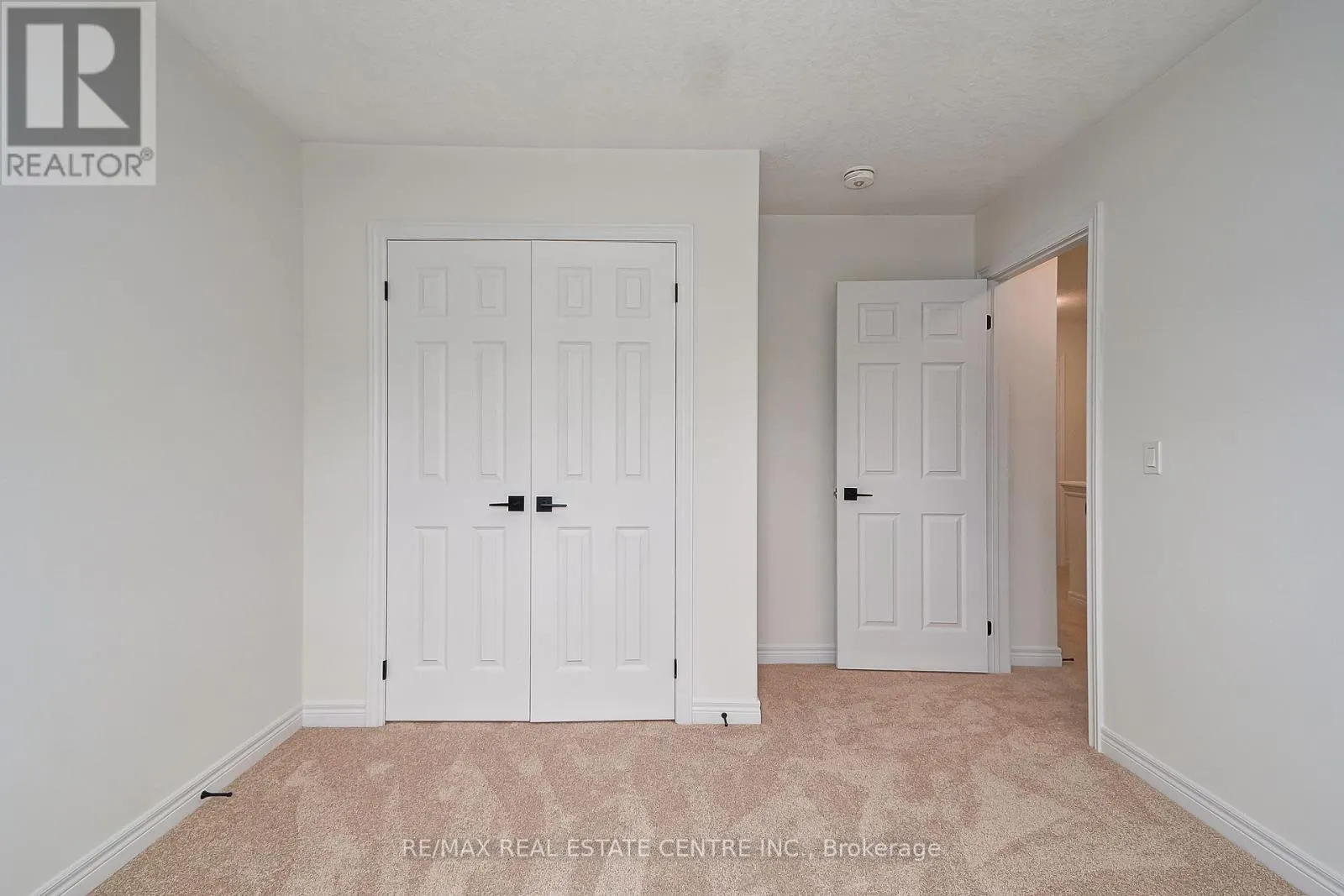 15 SHIPLEY AVENUE W