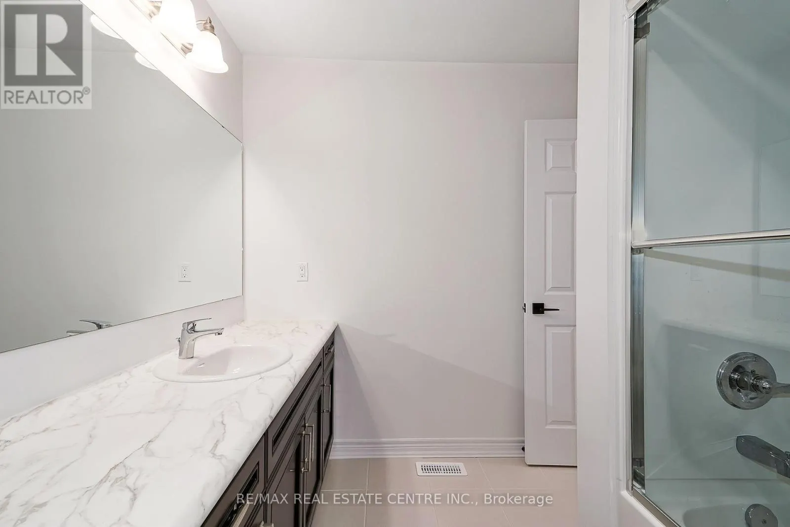 15 SHIPLEY AVENUE W